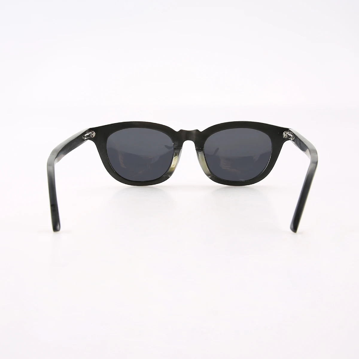 Brand master handmade unique thickened material natural horn material curved round glasses sunglasses Avant-garde fashion trends